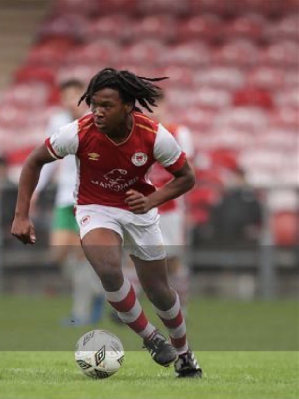 邮报:曼联考察U15中卫伊伦加 球员空中优势明显控球传球能力强