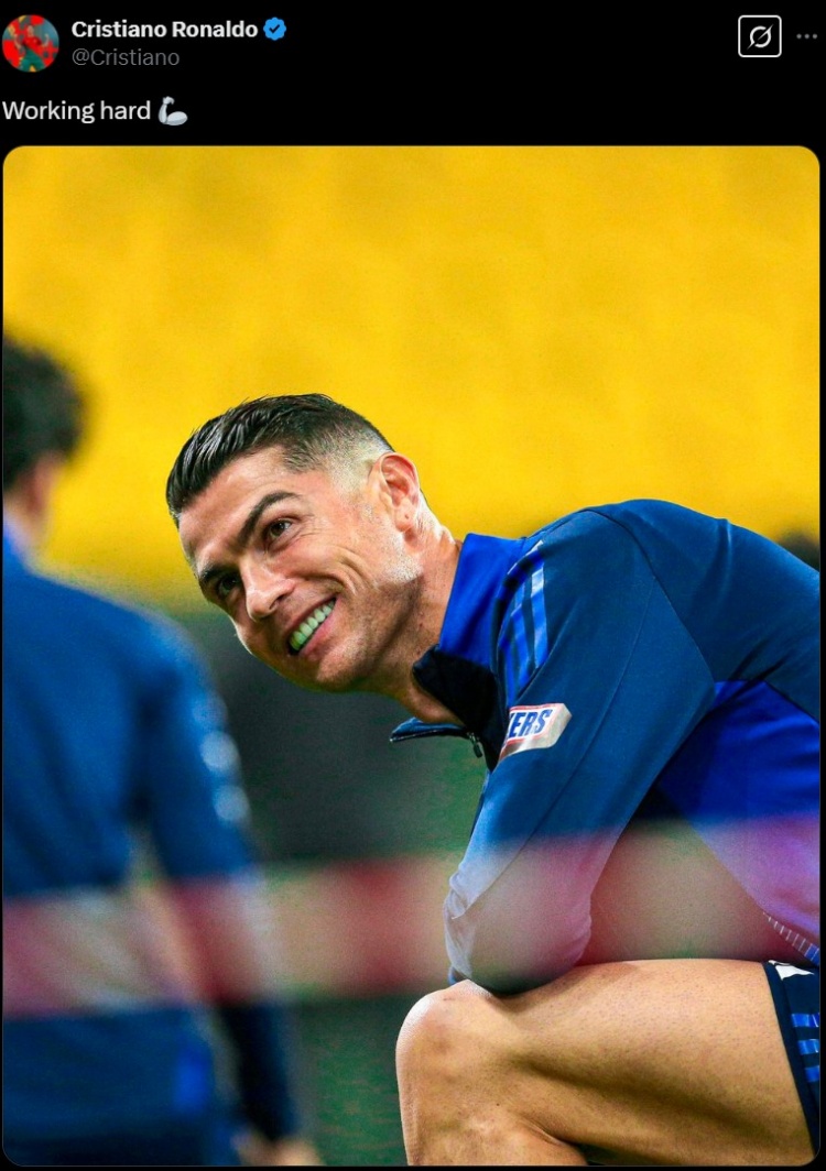 笑容洋溢心情不错,C罗社媒晒训练照,配文:努力工作!