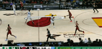 开张了！邓肯-罗宾逊挤过掩护飘逸出手 连中两记弧顶三分