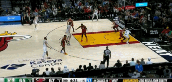 扛起球队！霍勒迪手感火热 两节半15中10得到25分创赛季新高