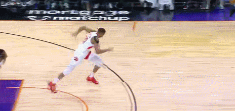 扛了！第二节开局布克独得13分 率队一波23-4打停猛龙