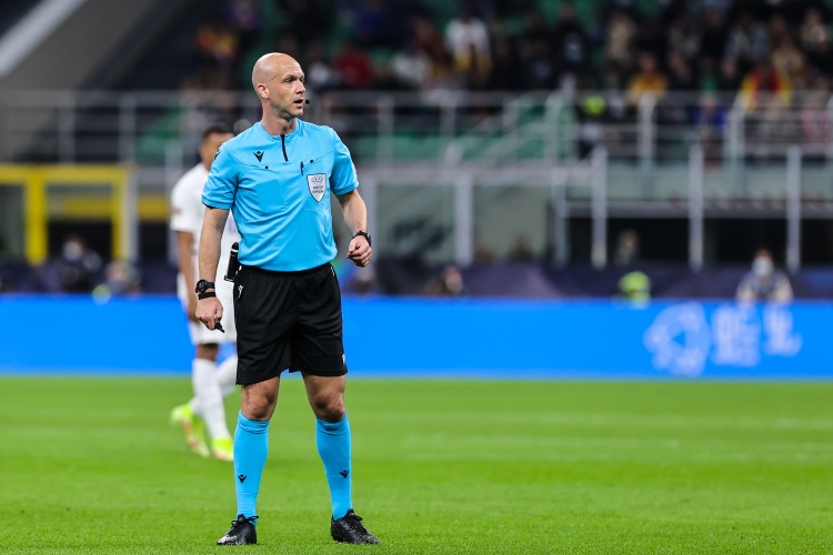 英超第28轮裁判:泰勒执法曼联VS阿森纳,卡瓦纳主裁森林VS曼城