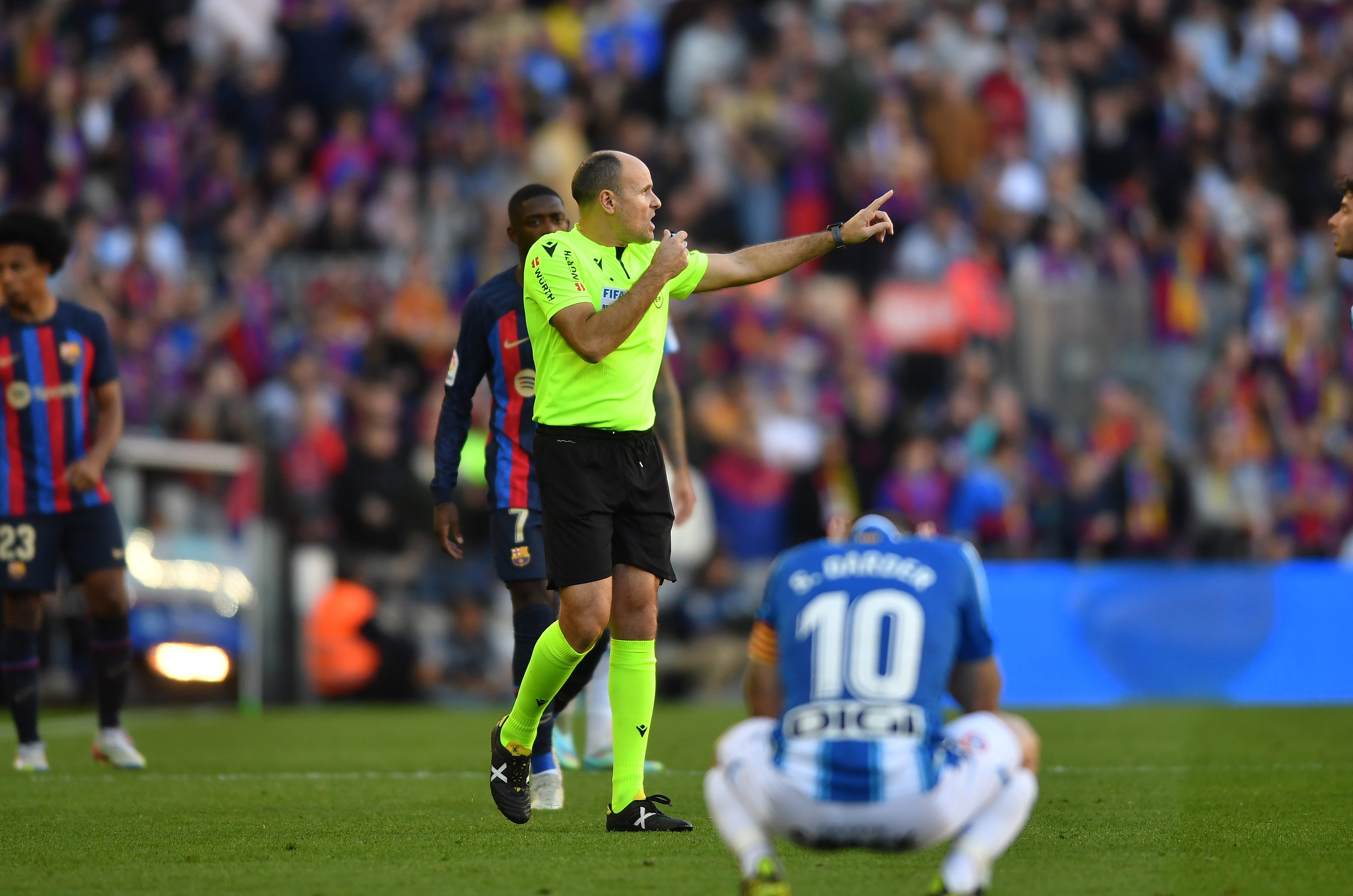 拉奥斯谈巴萨VS皇社:奥尔莫进球几率1%,裁判不应罚下客队球员