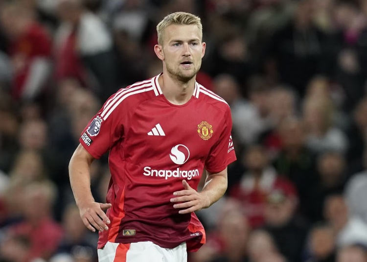 德里赫特:知道我们需要进步 欧联杯夺冠是主要目标