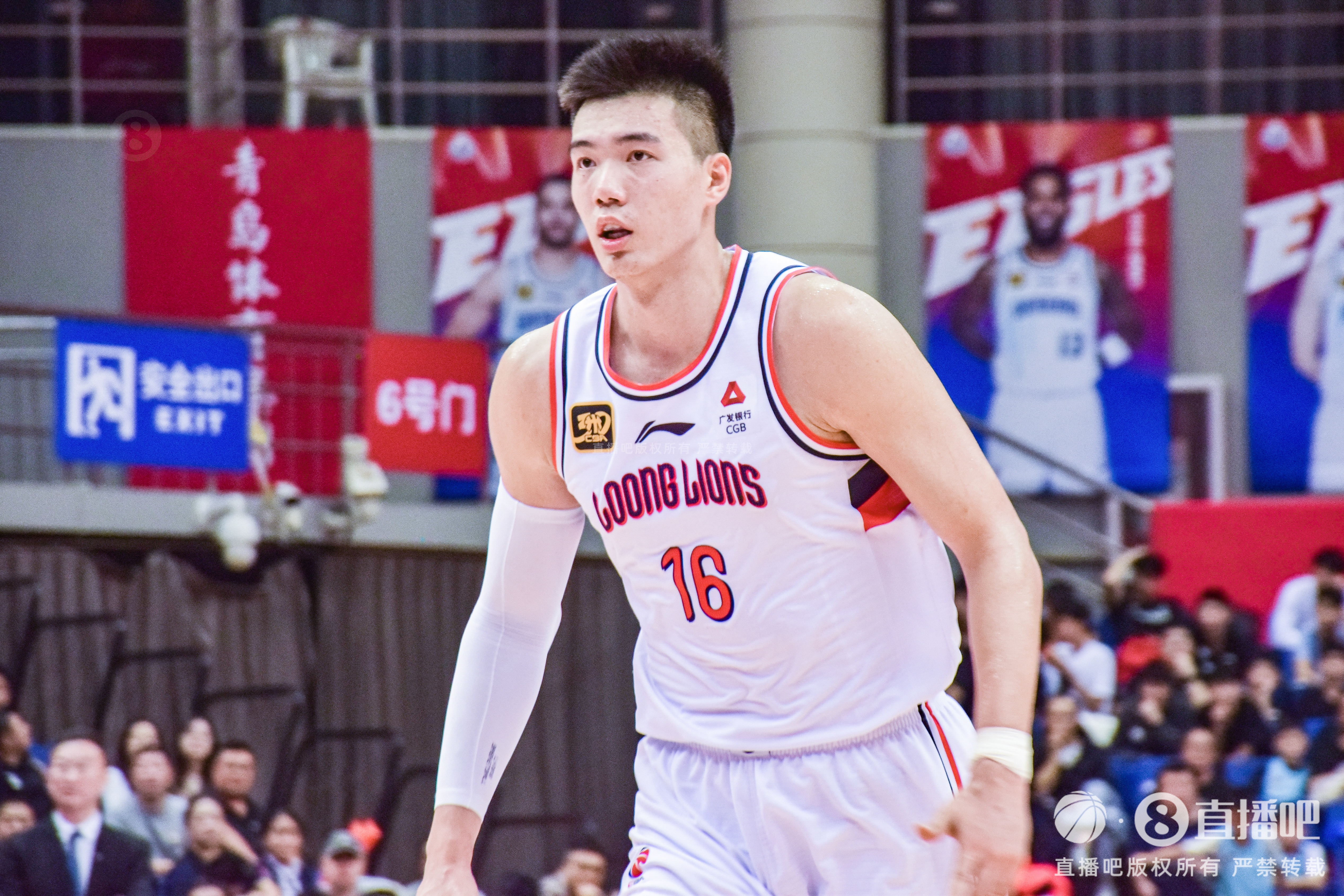 直播吧：焦泊乔10日启程前往马德里开启康复 目前可以下地行走