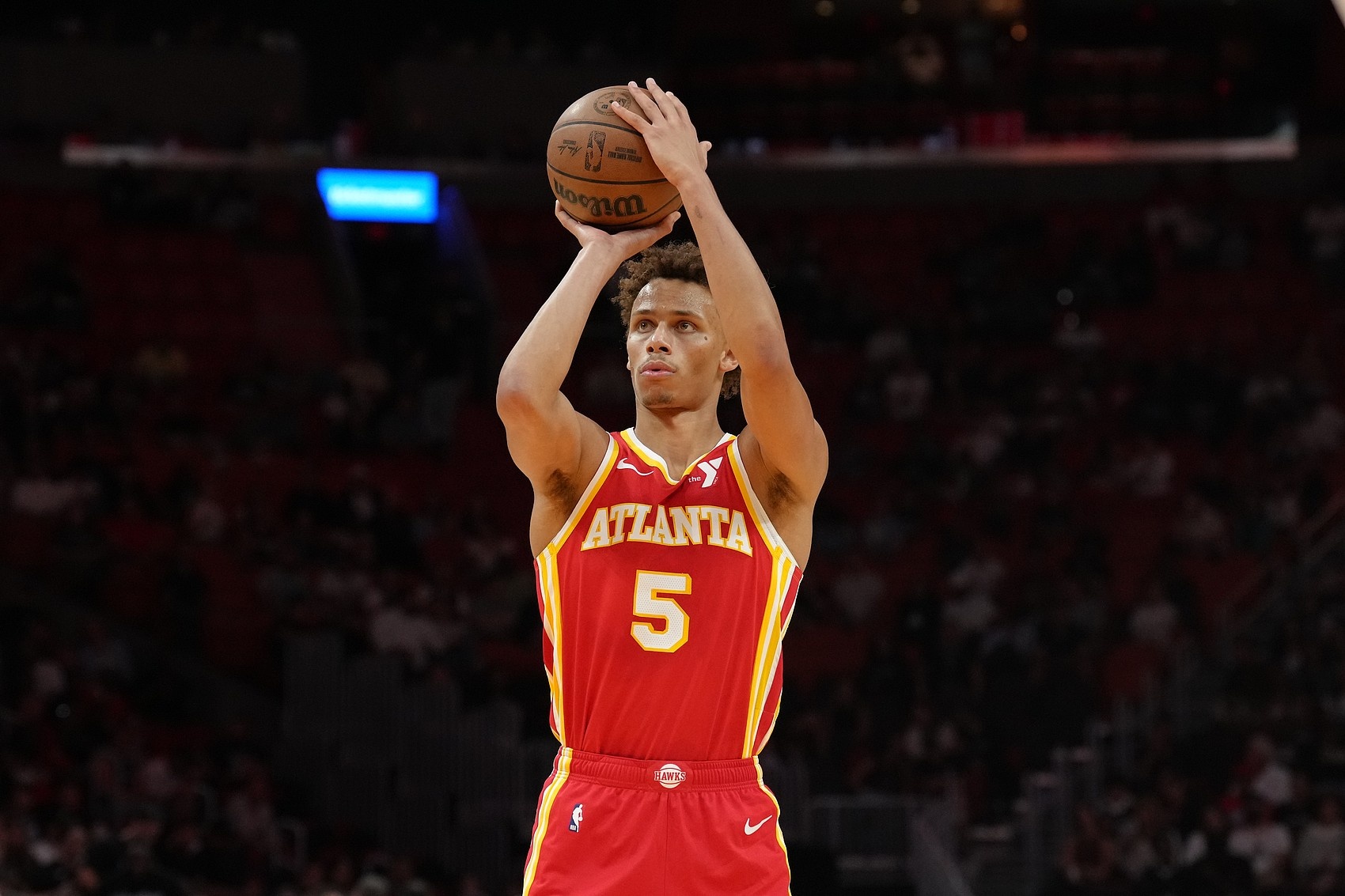 奥孔武：我认为丹尼尔斯是本赛季的DPOY 为他感到骄傲